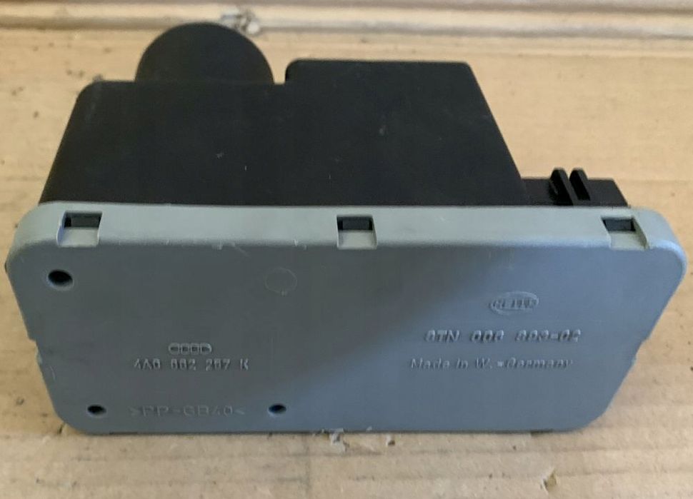 Pompka Centralnego Zamka Audi A4 A6 80 Oe