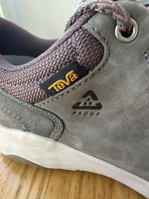 Teva Waterproof ОРИГІНАЛ 100% кросівки демісезон НЕ ПРОМОКАЮТЬ 37-24см