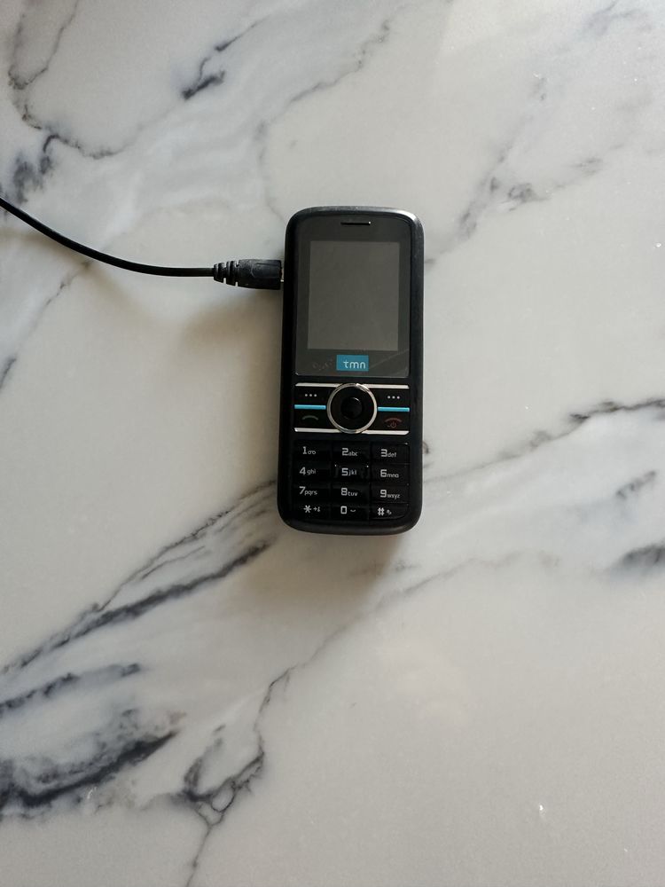 Telemóvel de teclas como novo