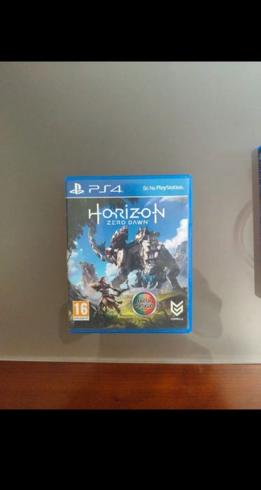 Playstation 4 slim 1T c/4 jogos oferta