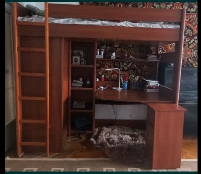 Дитяче ліжко, гірка.