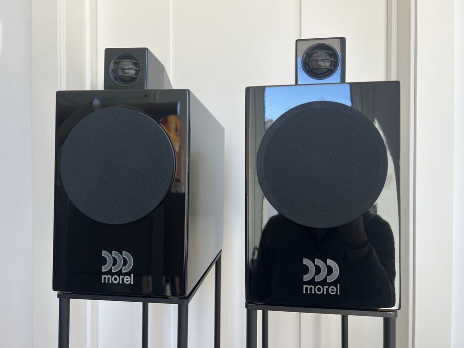 Morel Octave Signature – Piano Black + Suportes