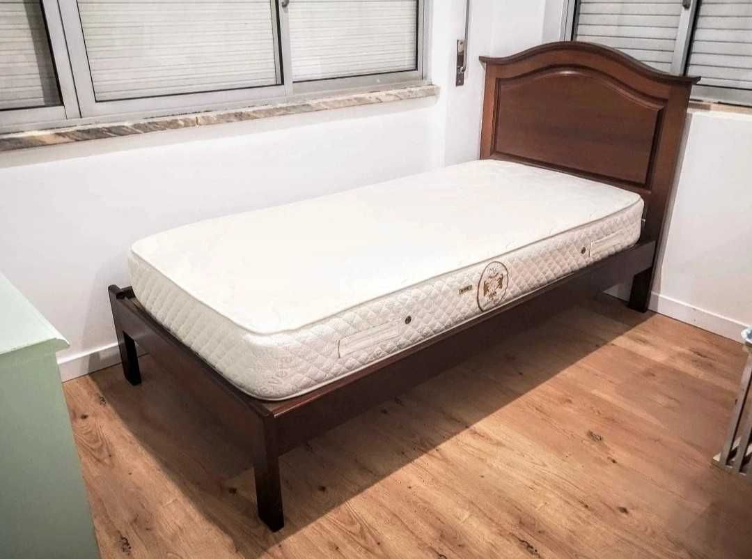 Cama Madeira com Colchão