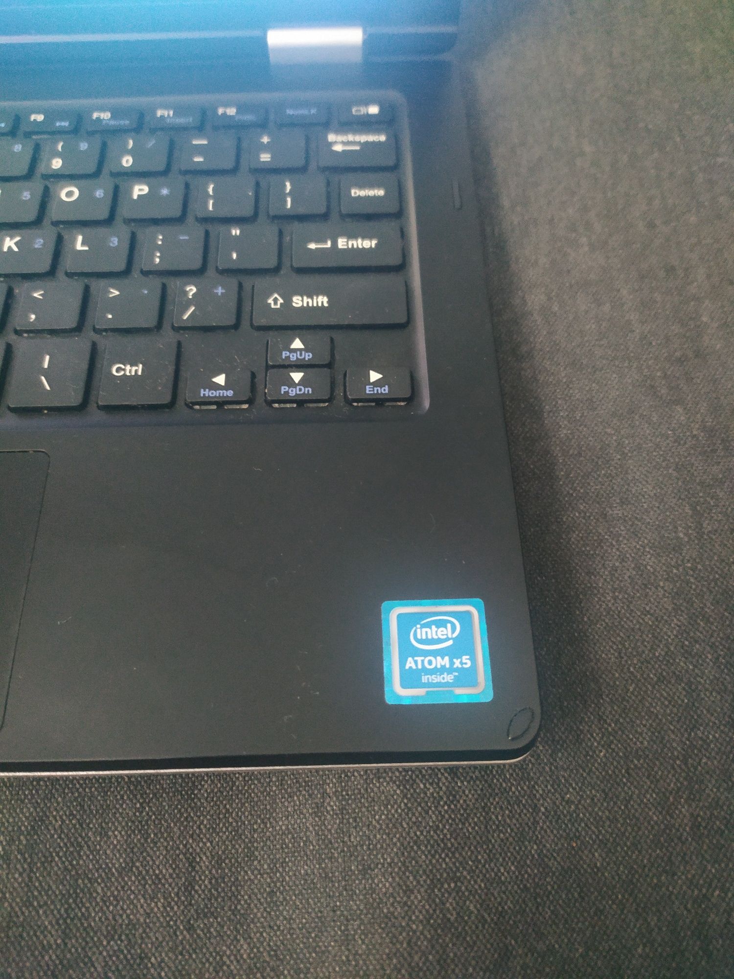 Notebook iota z zasilaczem