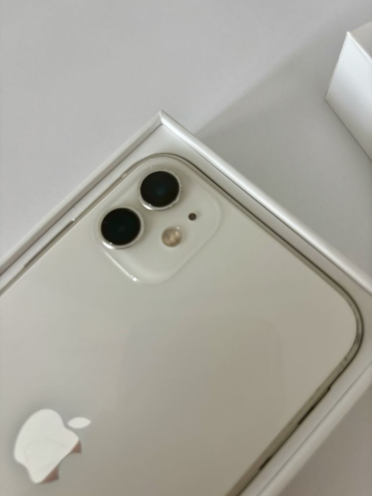 iPhone 11  64gb - biały