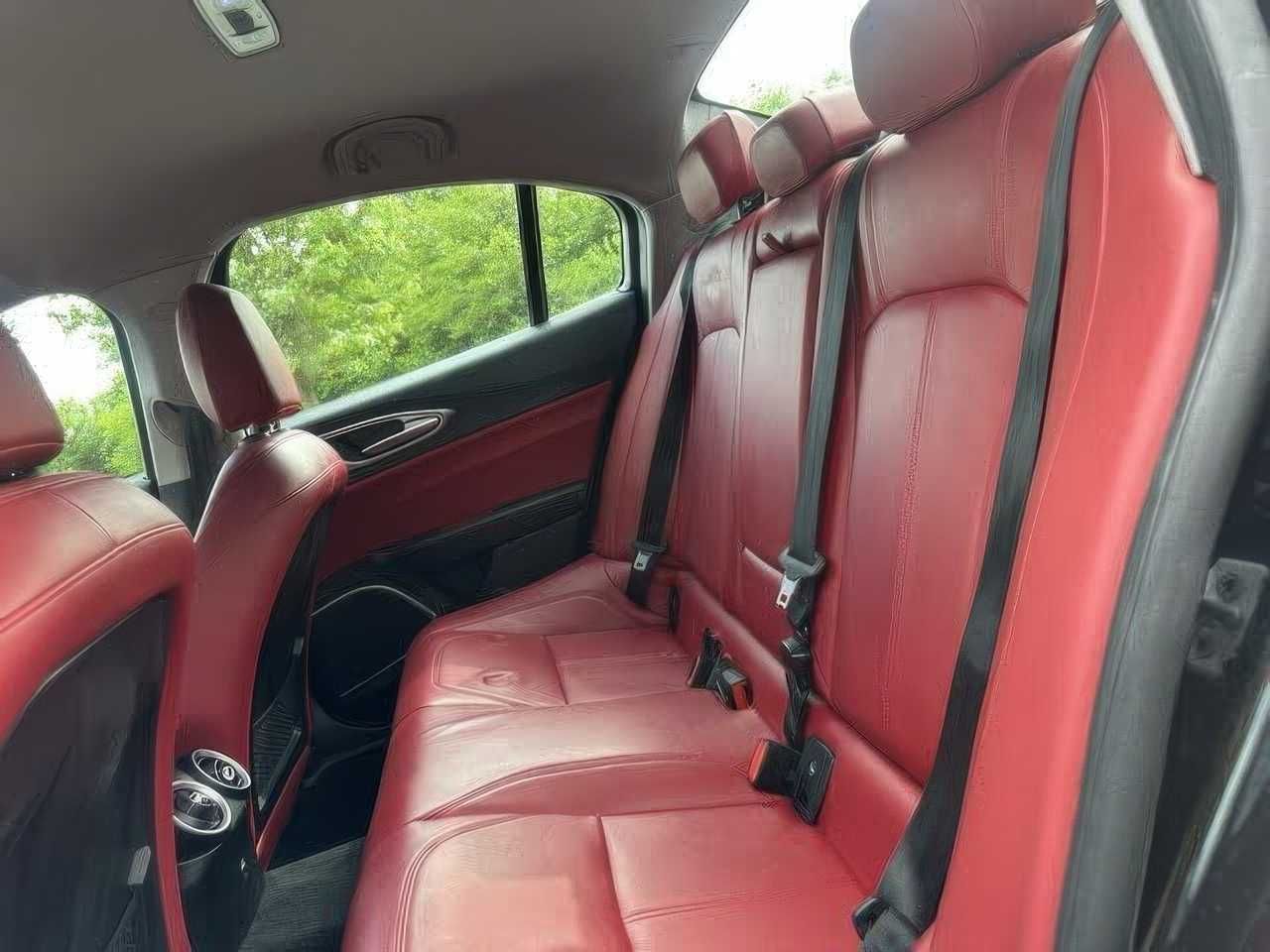 Alfa Romeo	GIULIA		 	2017