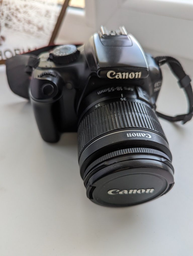 Продам фотоапарат Canon EOS 1100 D 18-55 мм