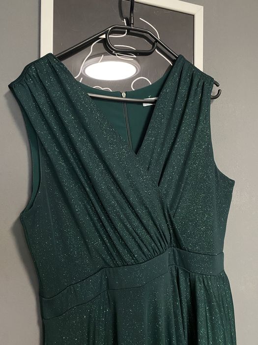 suknia brokatowa błyszcząca na wesele ramiączkach wieczorowa długa