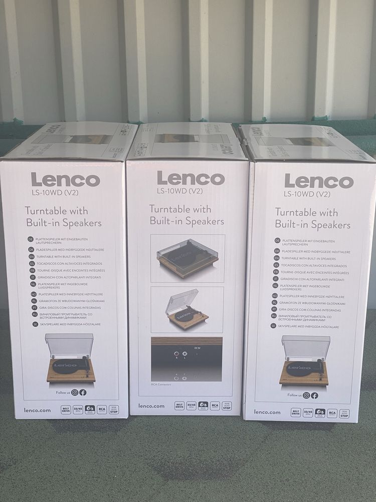 Вініловий програвач Lenco LS-10WD вбудованими динаміками і фонокоректо