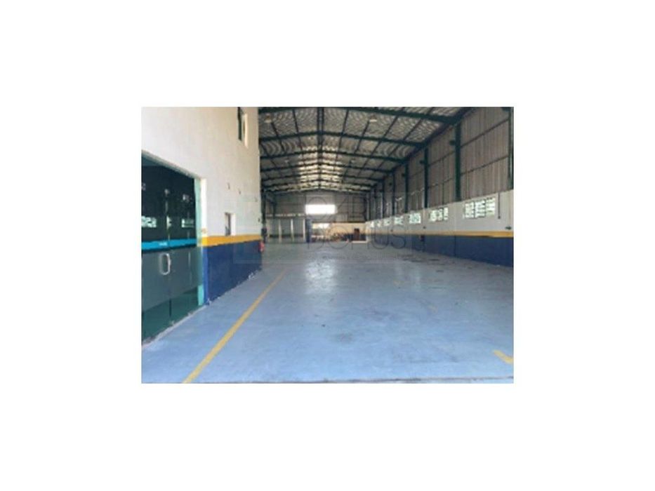 Armazém industrial em Évora