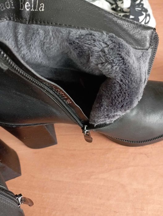 Стильні зручні шкіряні ботильони черевики