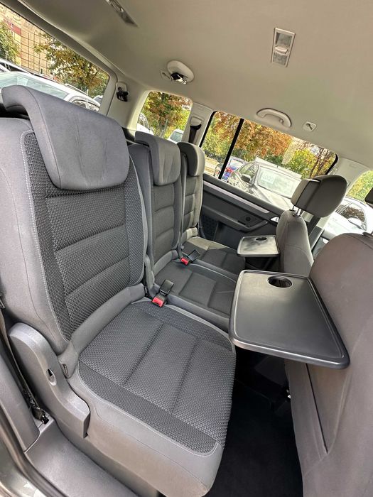 Продам Volkswagen Touran  2013 рік можлива розстрочка,кредит,обмін!