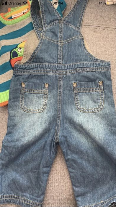 Jeansowe ogrodniczki podszyte bawełna i sweterek z traktorem