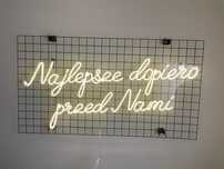 Napis świetlny LED neon weselny Najlepsze dopiero przed Nami