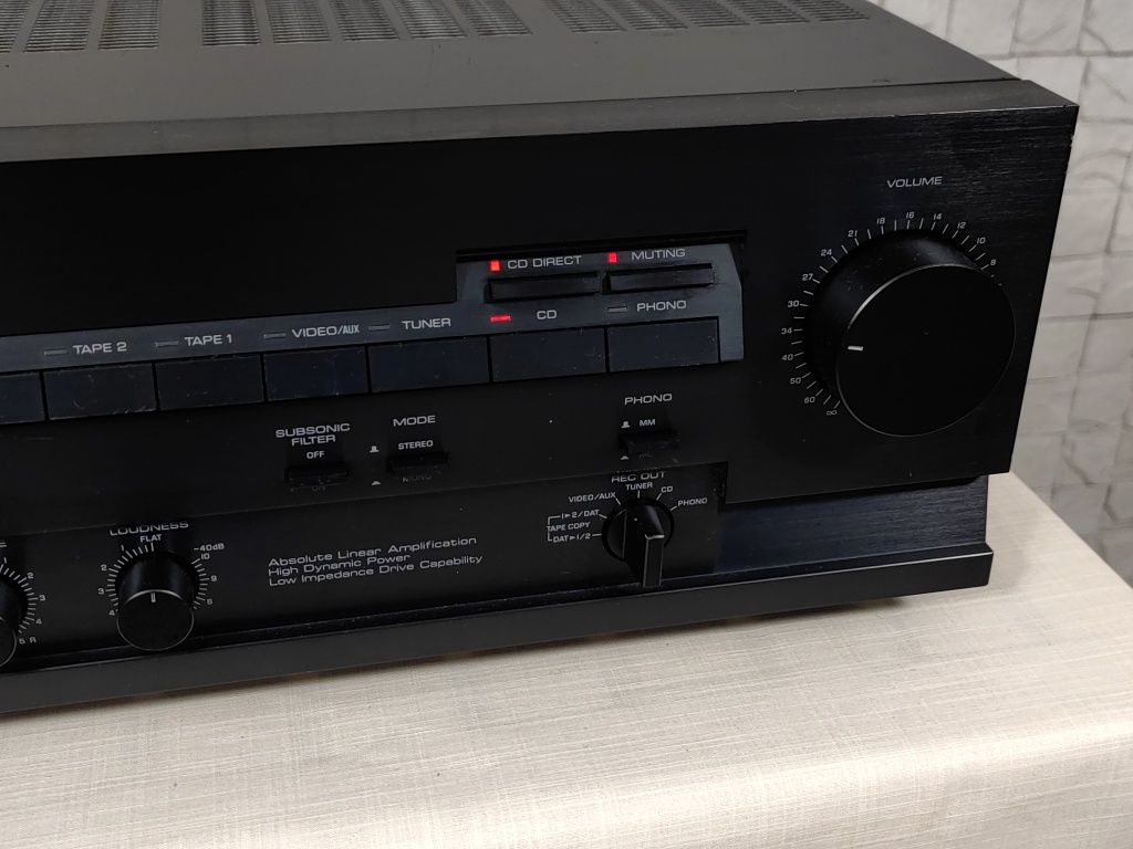 Yamaha AX-700 Kultowy wzmacniacz stereo