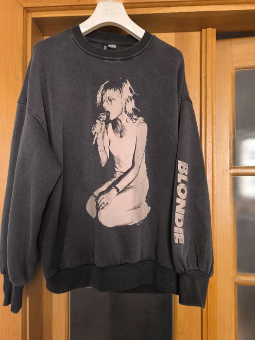 Свитшот от H&M  актуального коричневого цвета новый!!!