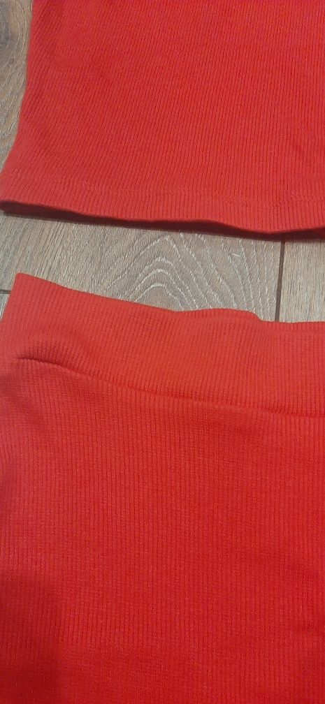 Komplet spódnica plus top czerwony prążkowany