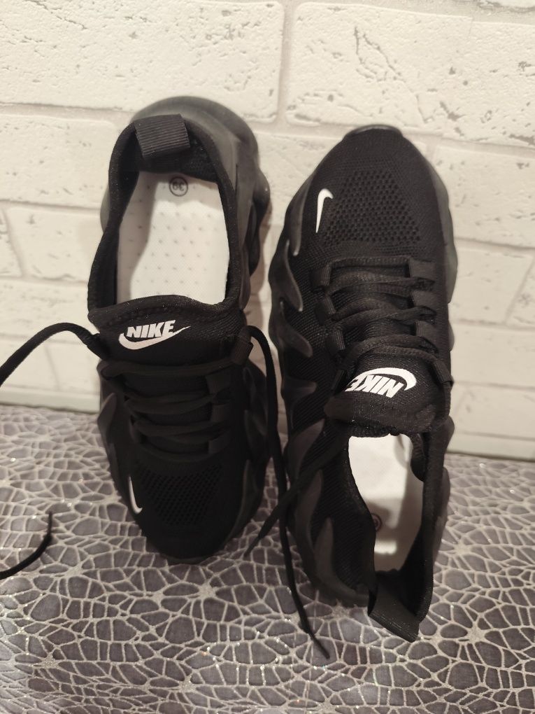 Adidasy muszelki 39
