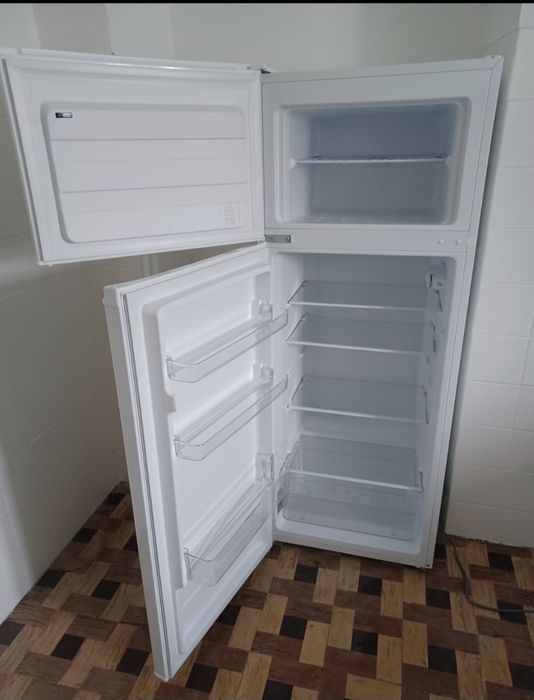 Frigorífico usado 1 semana.
