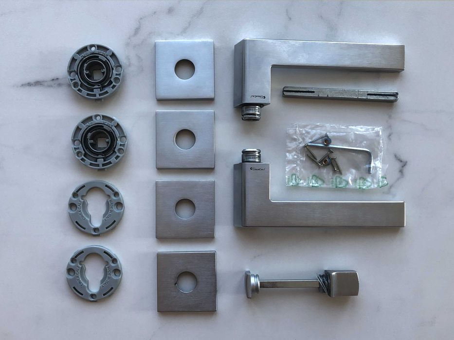 Дверні ручки Linea Cali Stream + замок (Італія)