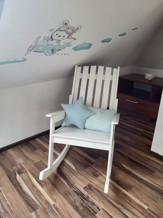 Drewniany fotel bujany fotel do karmienia