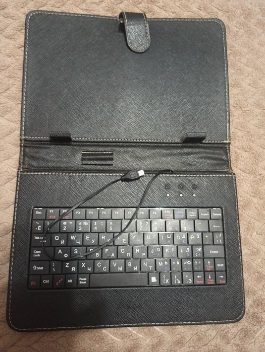 Універсальний чохол на планшет