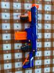 Pistola nerf retaliator