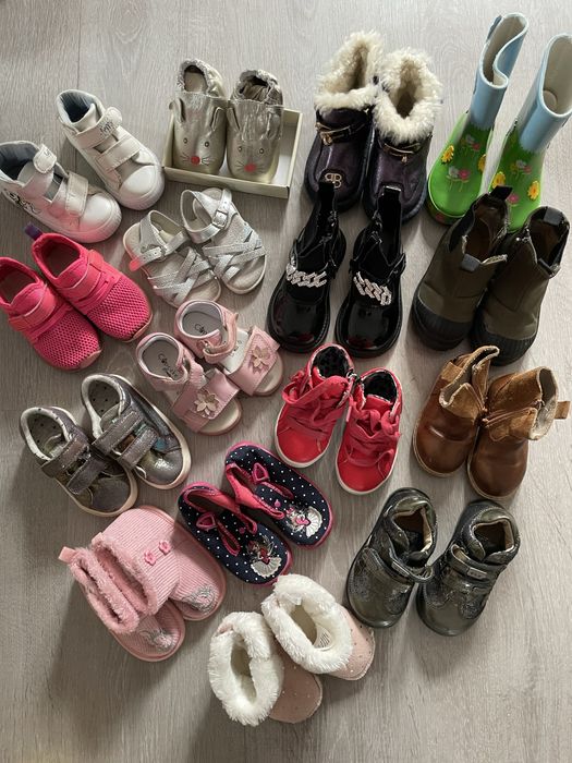 Взуття для дівчинки від 19 до 22