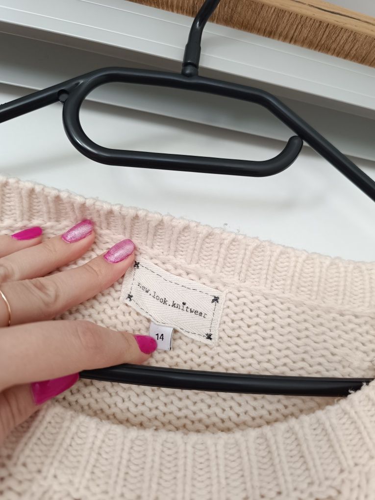Kremowy sweter damski M