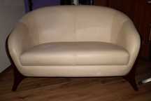 Skórzana sofa dwuosobowa
