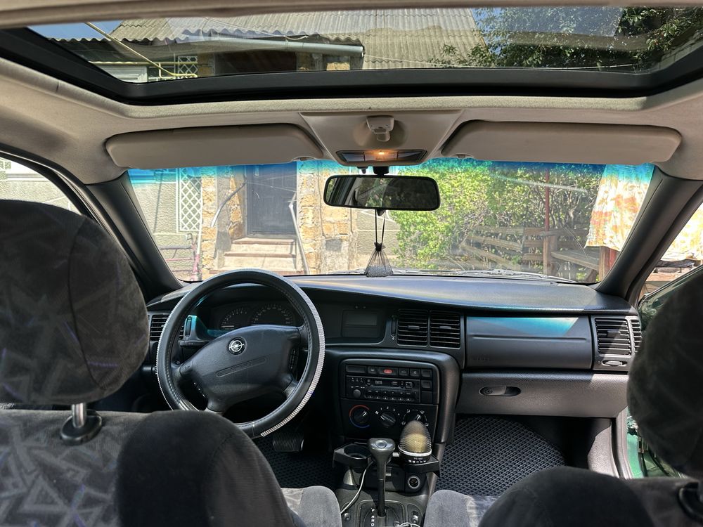 Opel Vectra B 1997г. 1.8 автомат бензин