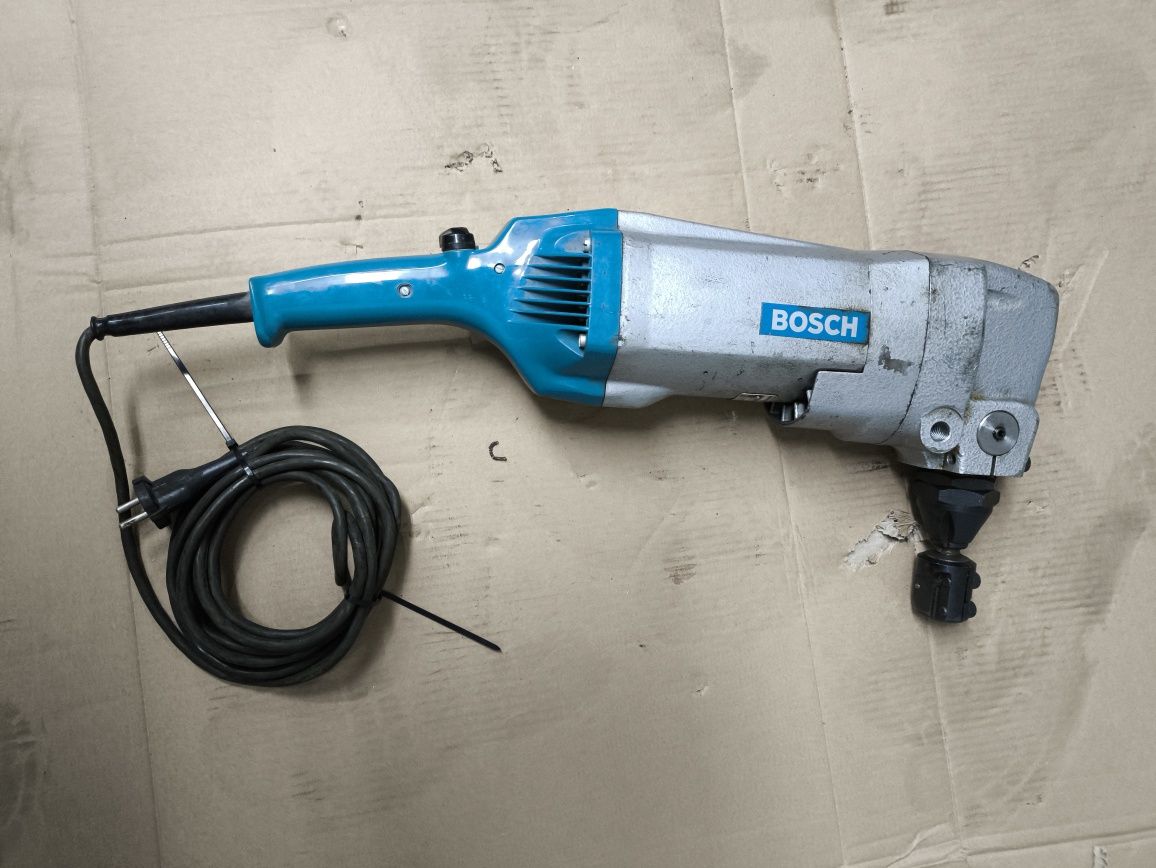 Profesjonalne nożyce skokowe do cięcia blachy elektryczne Bosch 1900W