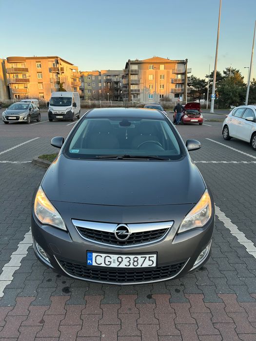 Opel Astra 2011 1.7 CDTI