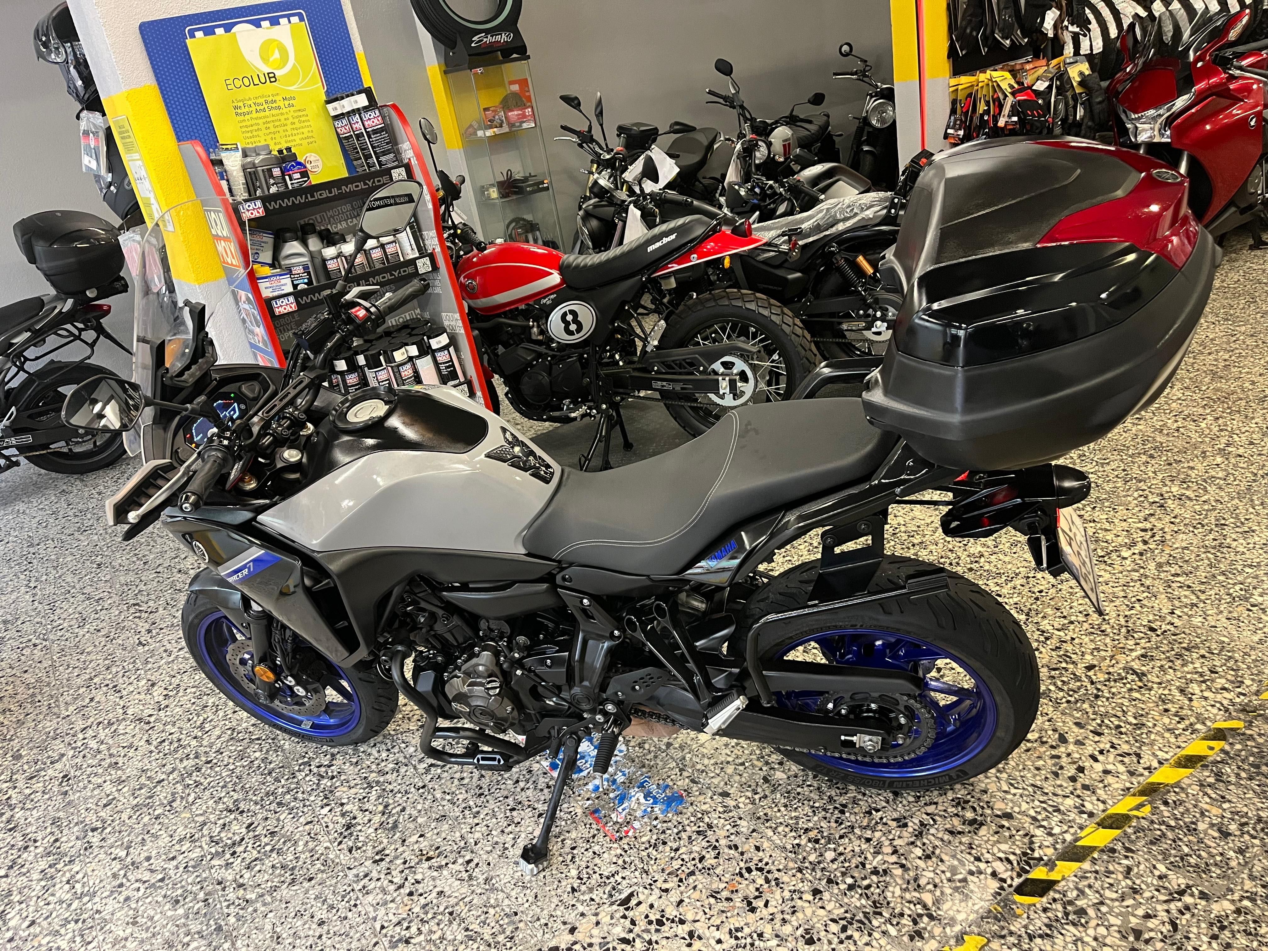 Yamaha MT-7 Tracer de 2021 em Óptimo estado Top case Crash Bars, USB,.