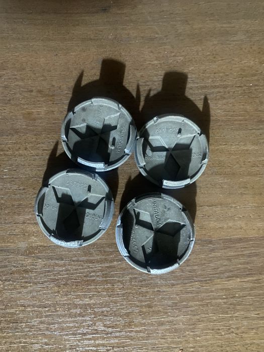 Ричаги  передні з Паджеро 4 2007 рік