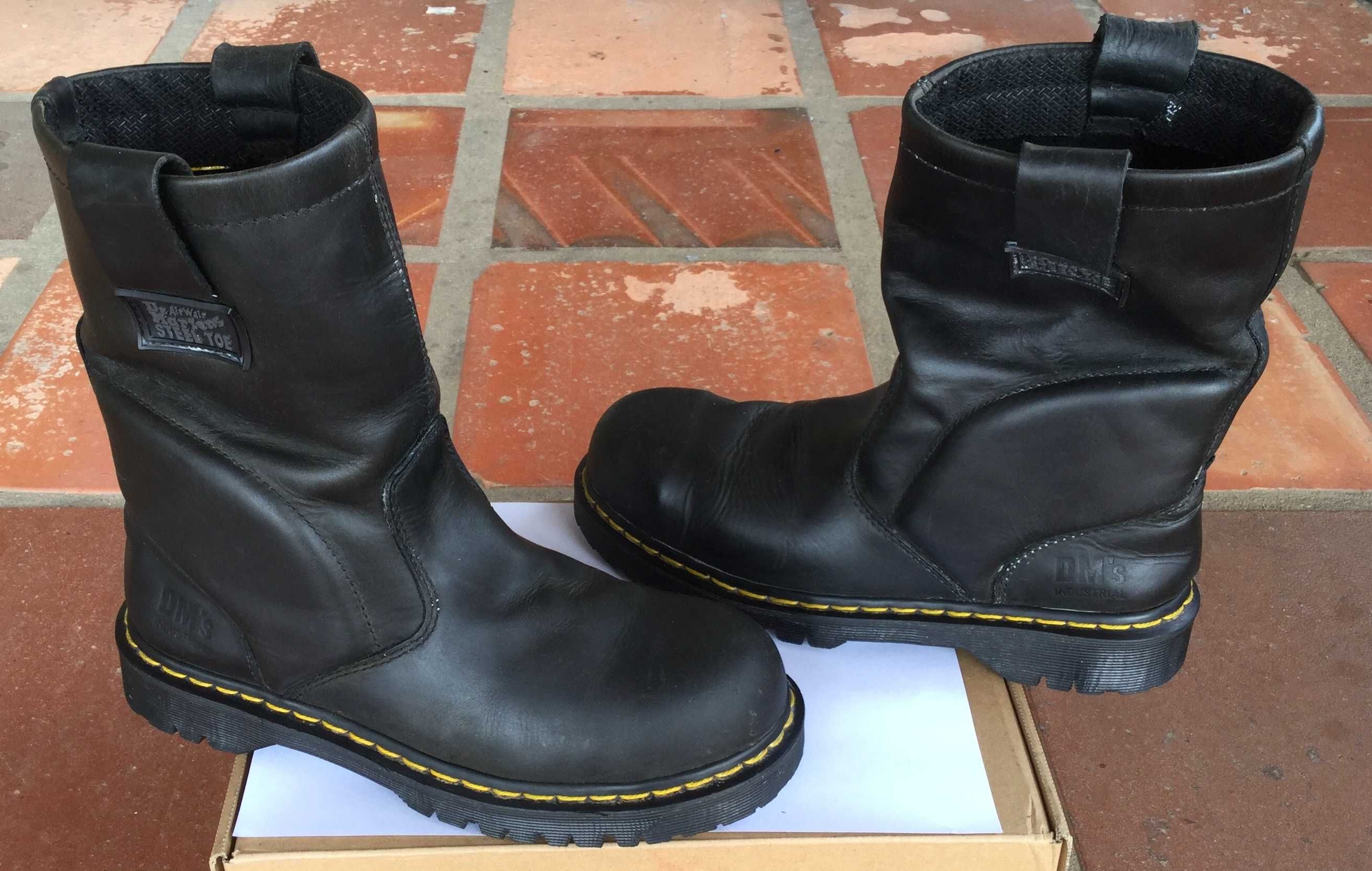 Botas Dr.Martens industrial 41, modelo  2295