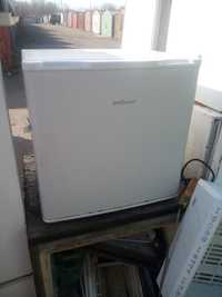 Холодильник "profycool" робить але не достатньо дае холоду 700 грн