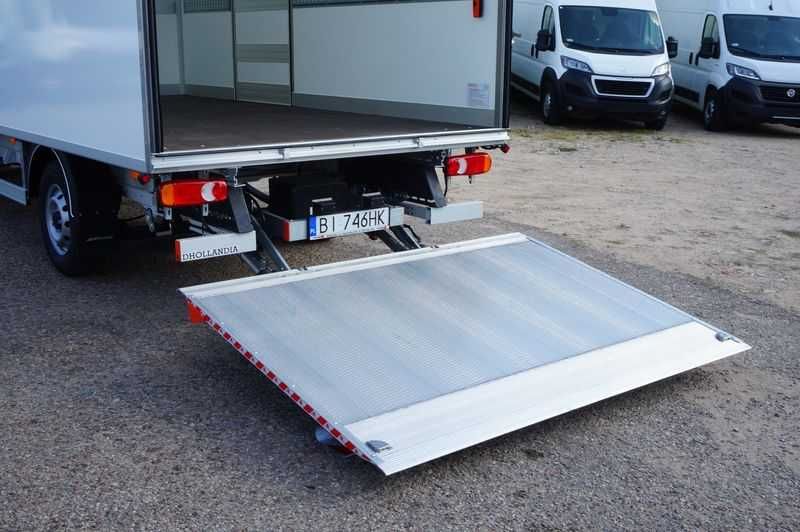Wynajem samochodów do transportu palet automega24 Wypożyczalnia Busów