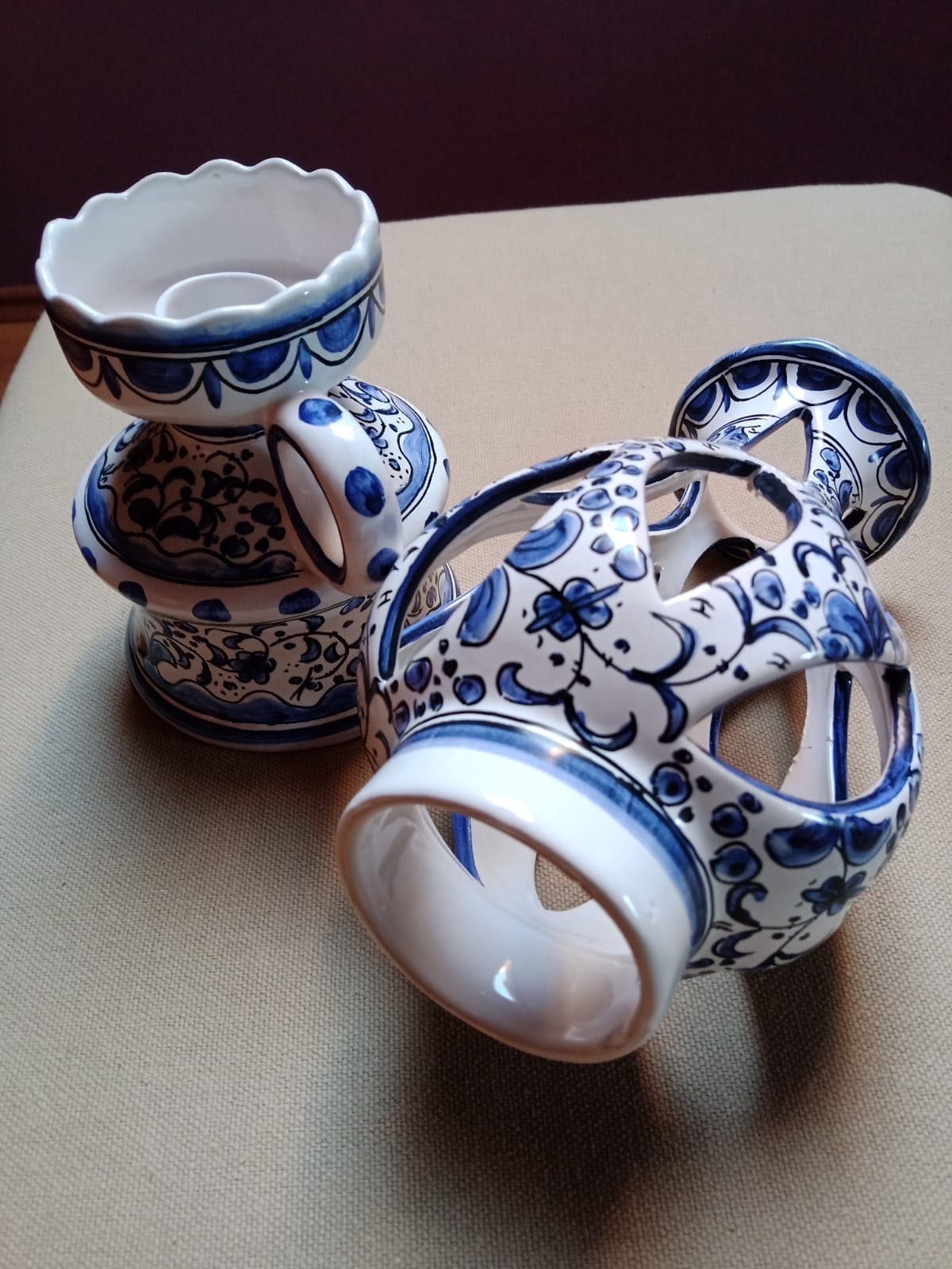 Portugalski świecznik ceramiczny
