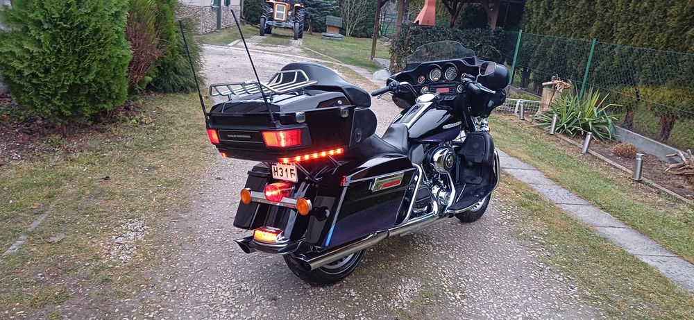 Harley Davidson Electra Glide Ultra Limited FLHTK Road King Street