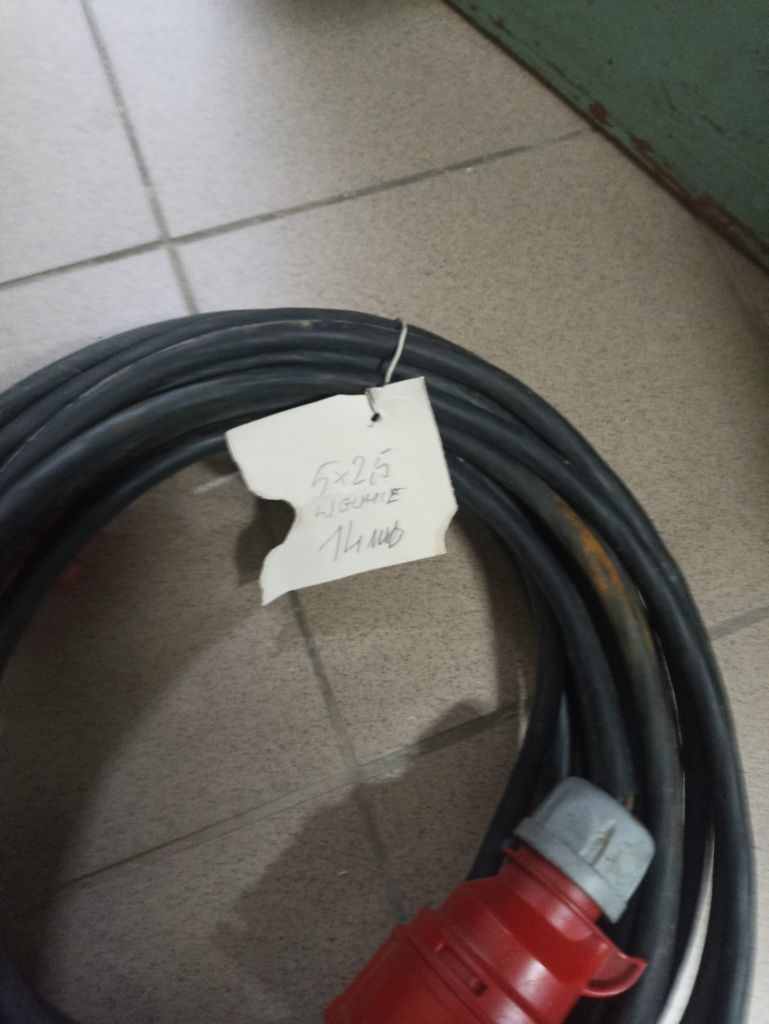 Przedłużacz siłowy w gumie 5x2.5 kwadrat 14 m
