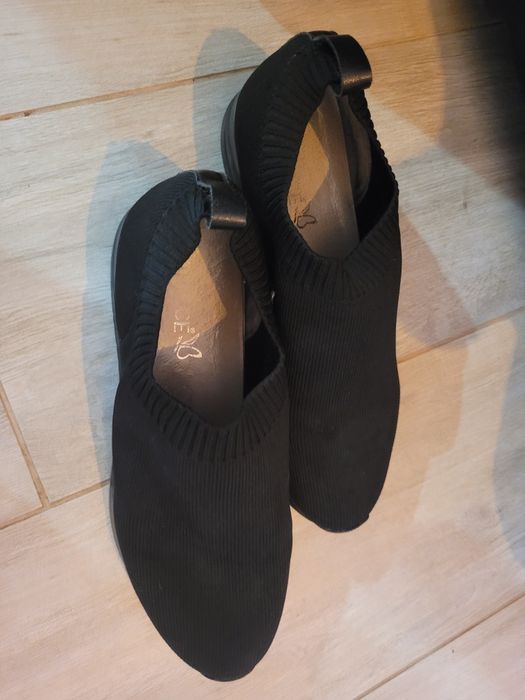 Caprice czarne jak nowe buty sneakersy 38 włoskie