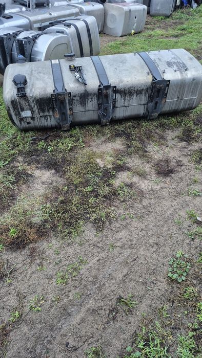 Zbiornik paliwa mercedes actros mp4 mp3 220x75x55  660 litrów plus adb