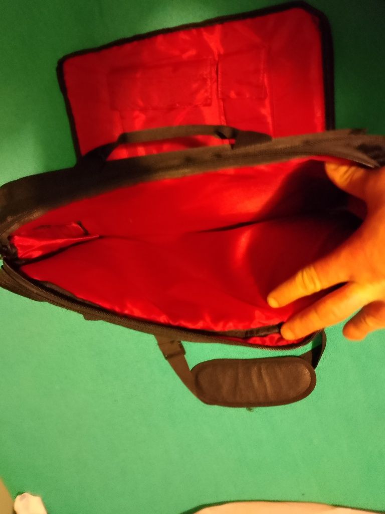 Torba neseser na laptopa, dokumenty, narzędzia