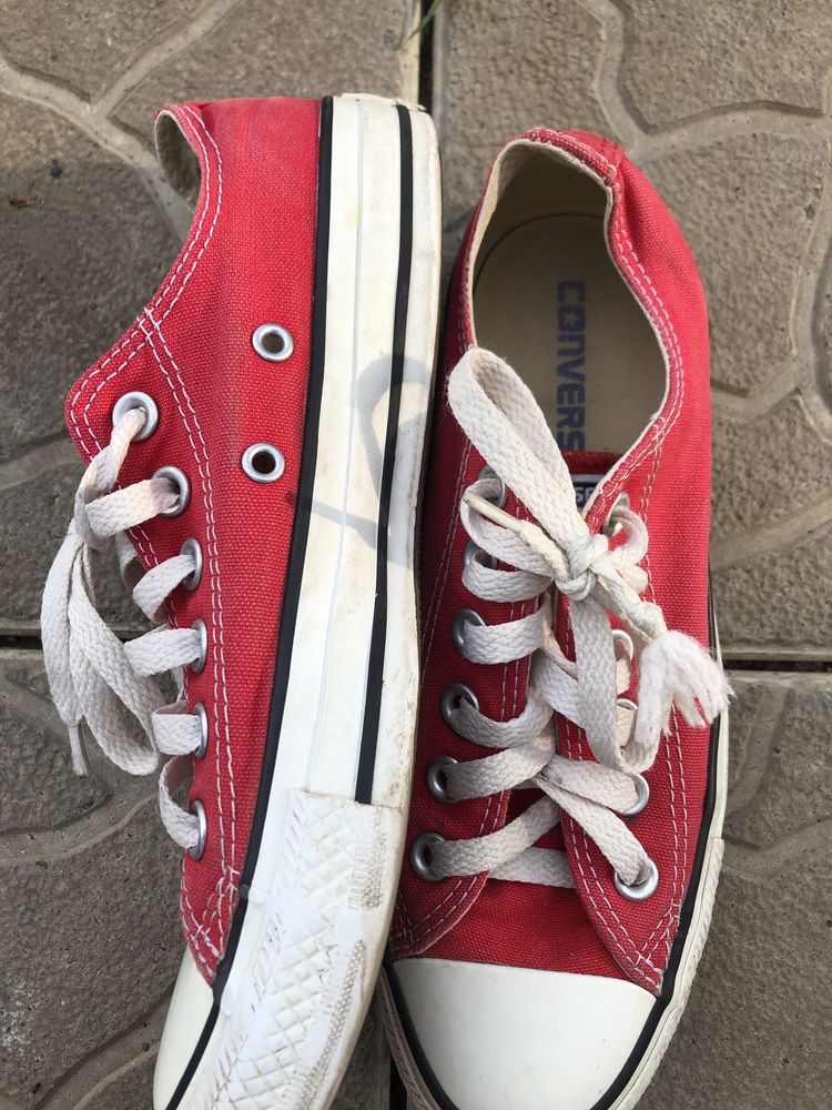 Оригінальні червоні конверси Converse Chuck Taylor All Star Low Red