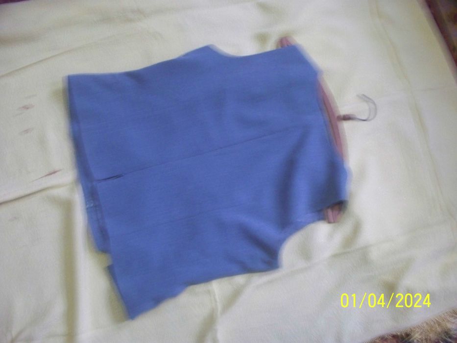 2 свитерка (желтый розовый), Костюм -двойка новый, цвет морской волны