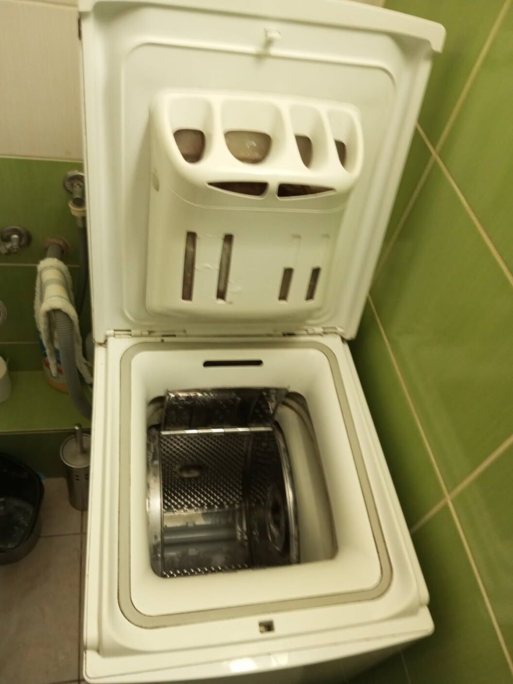 Pralka Whirlpool 40cm sprawna, urwana klapa do naprawy