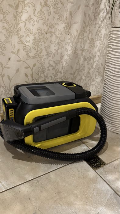 Миючий акумуляторний пилосос Karcher SE 3-18 COMPACT