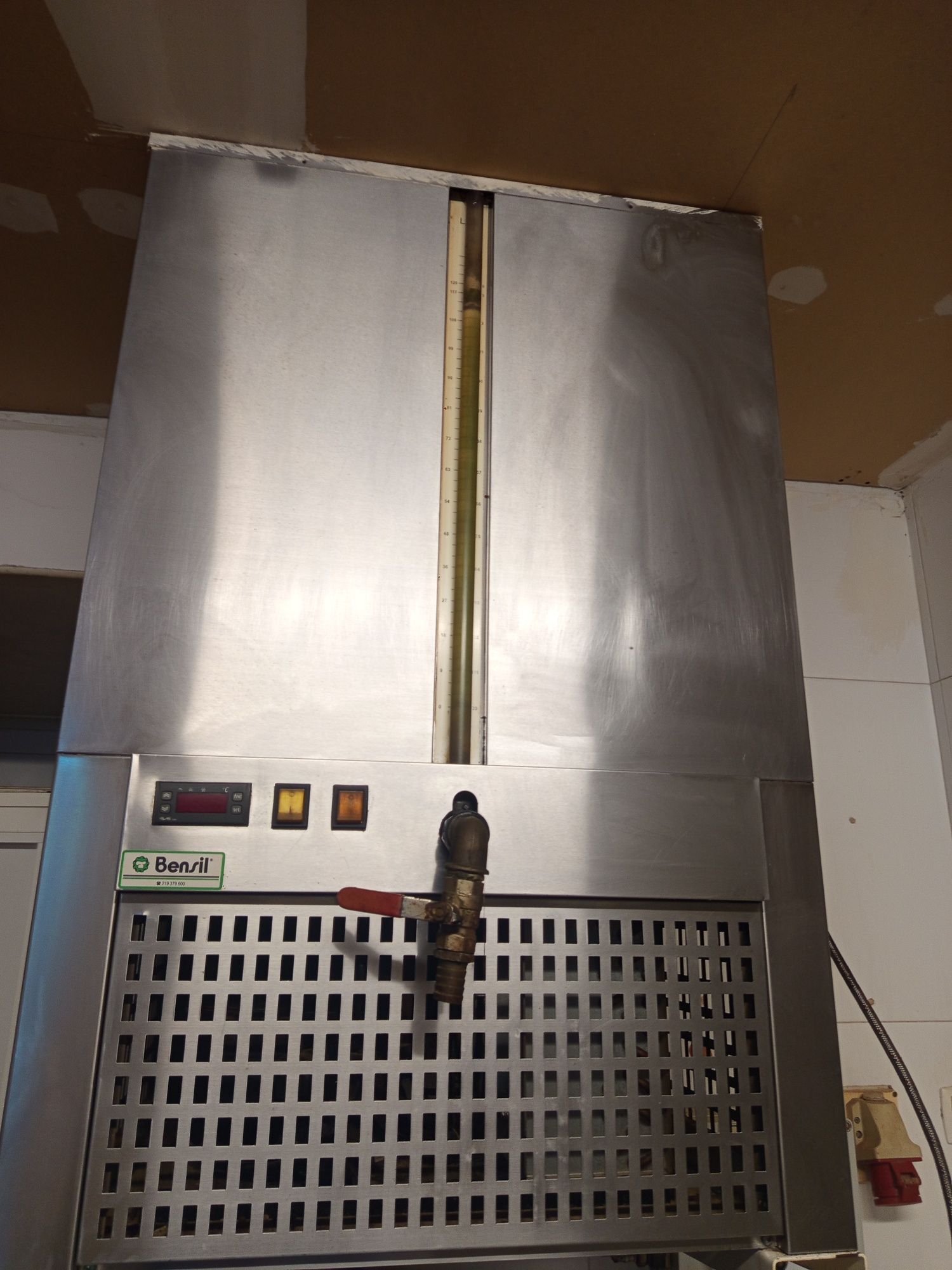 Depósito de água fria
