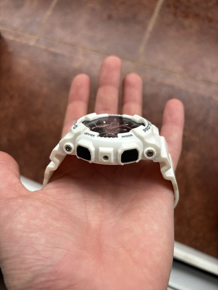 Zegarek G Shock Bialy stan BDB